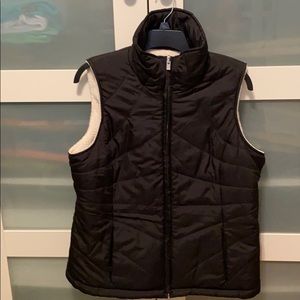 Izod womans black vest with fleece inside